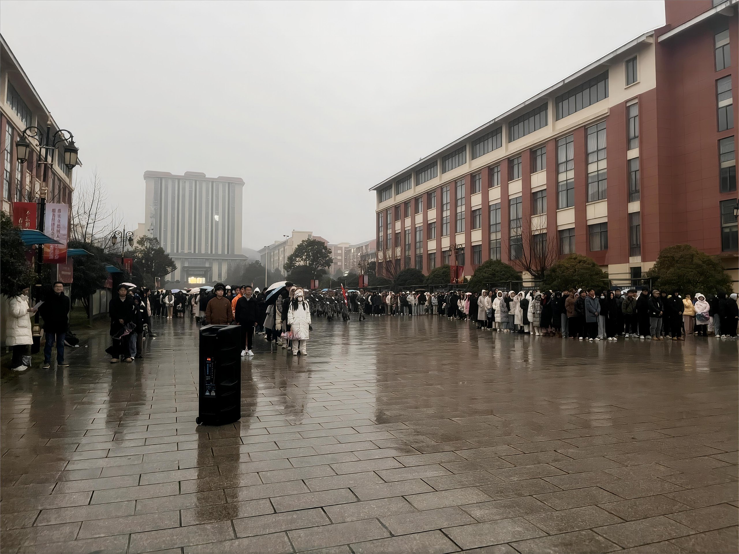 升旗仪式现场.jpg